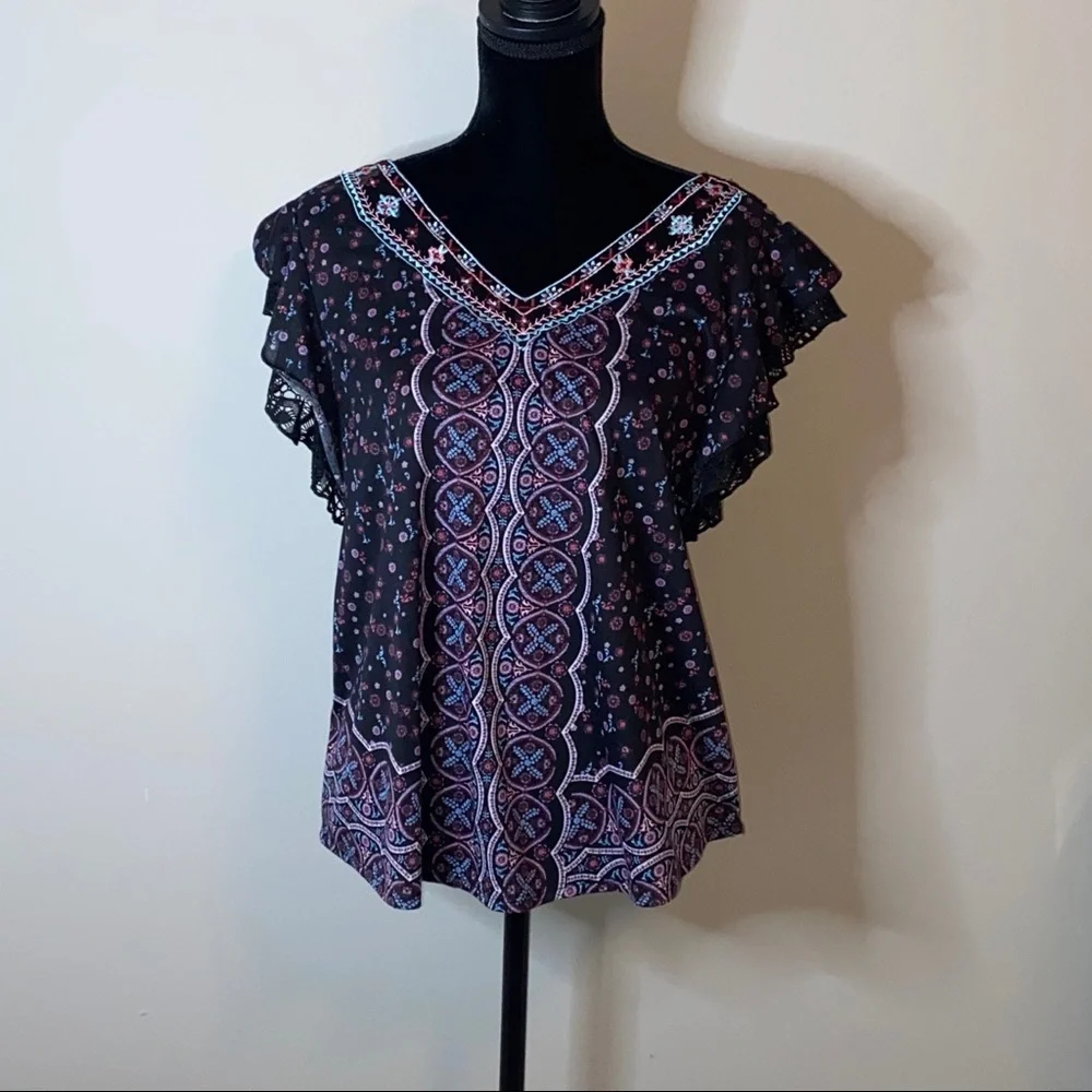 No Boundaries Border Print Ruffle Top NWT - Picture 1 of 10